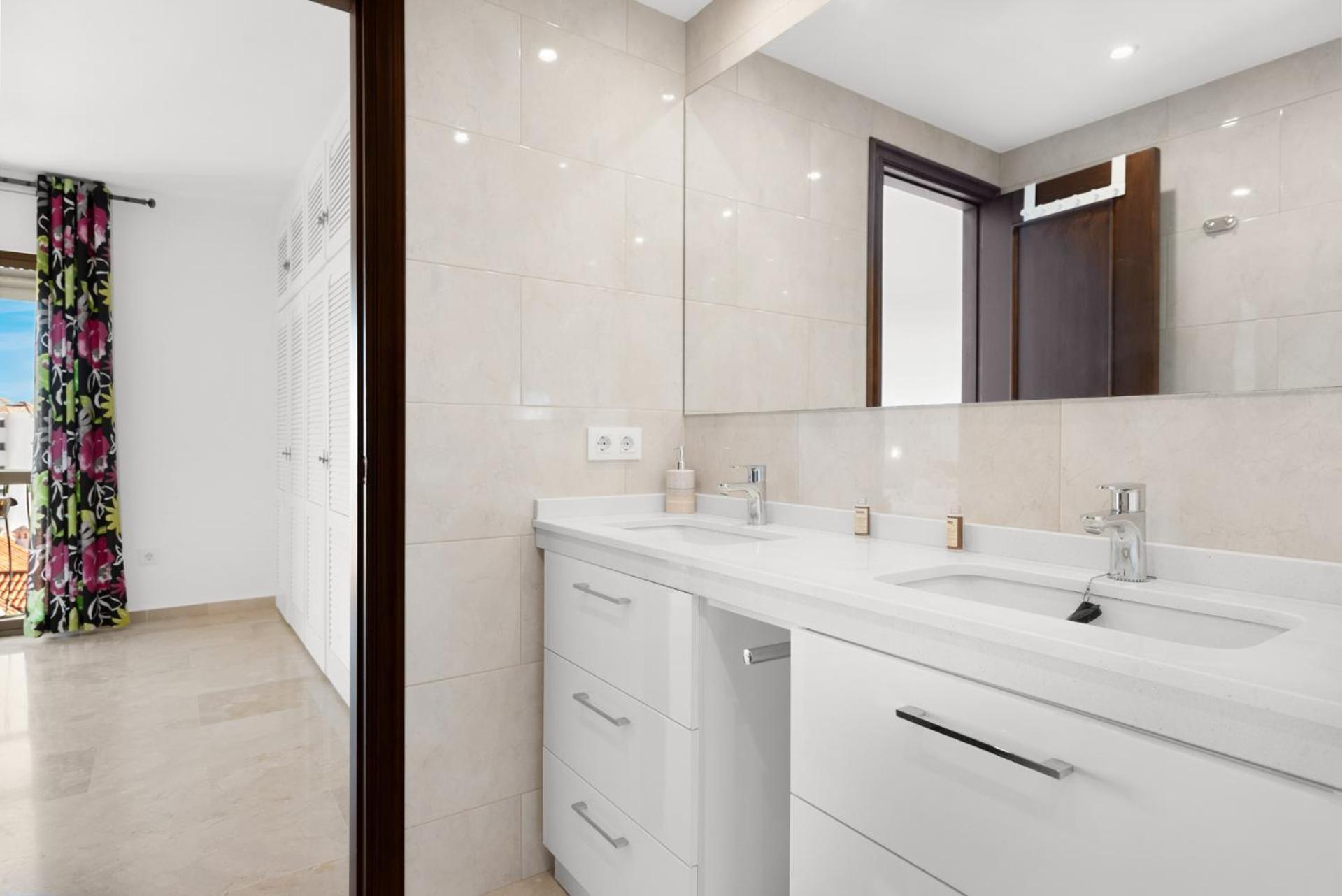 Lovely Penthouse Near Estepona Marina By Costarentals - Ref M15 Bagian luar foto