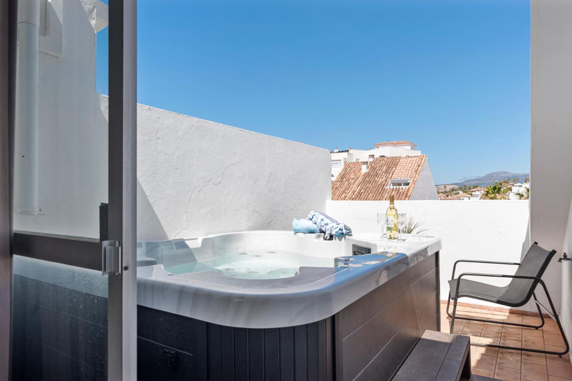 Lovely Penthouse Near Estepona Marina By Costarentals - Ref M15 Bagian luar foto